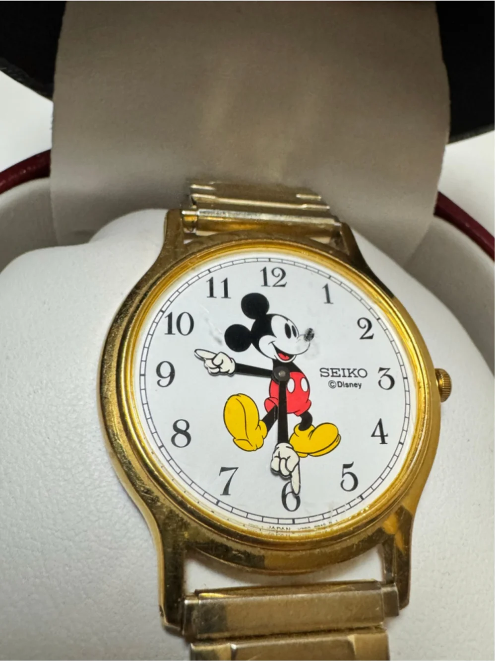 Men's 1995 Seiko Mickey & Co. Disney Watch V700-8A10 with Case, Box & Papers